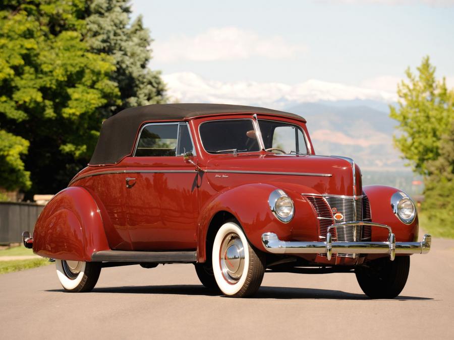 Ford V8 Deluxe Convertible Coupe 1940 года  (фото 18 из 26)